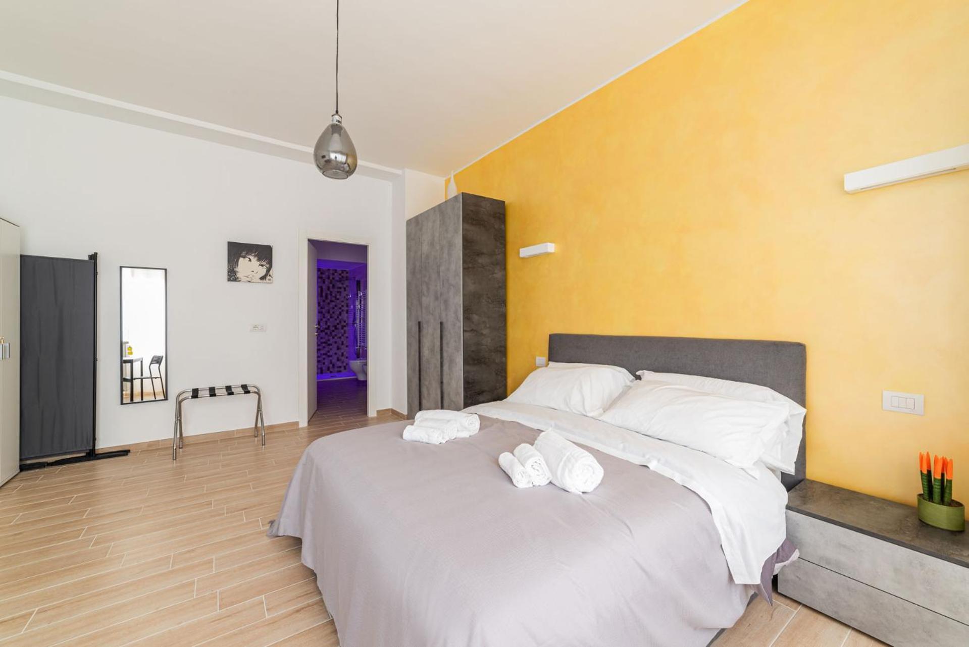 Al Teatro Rooms Бари Экстерьер фото