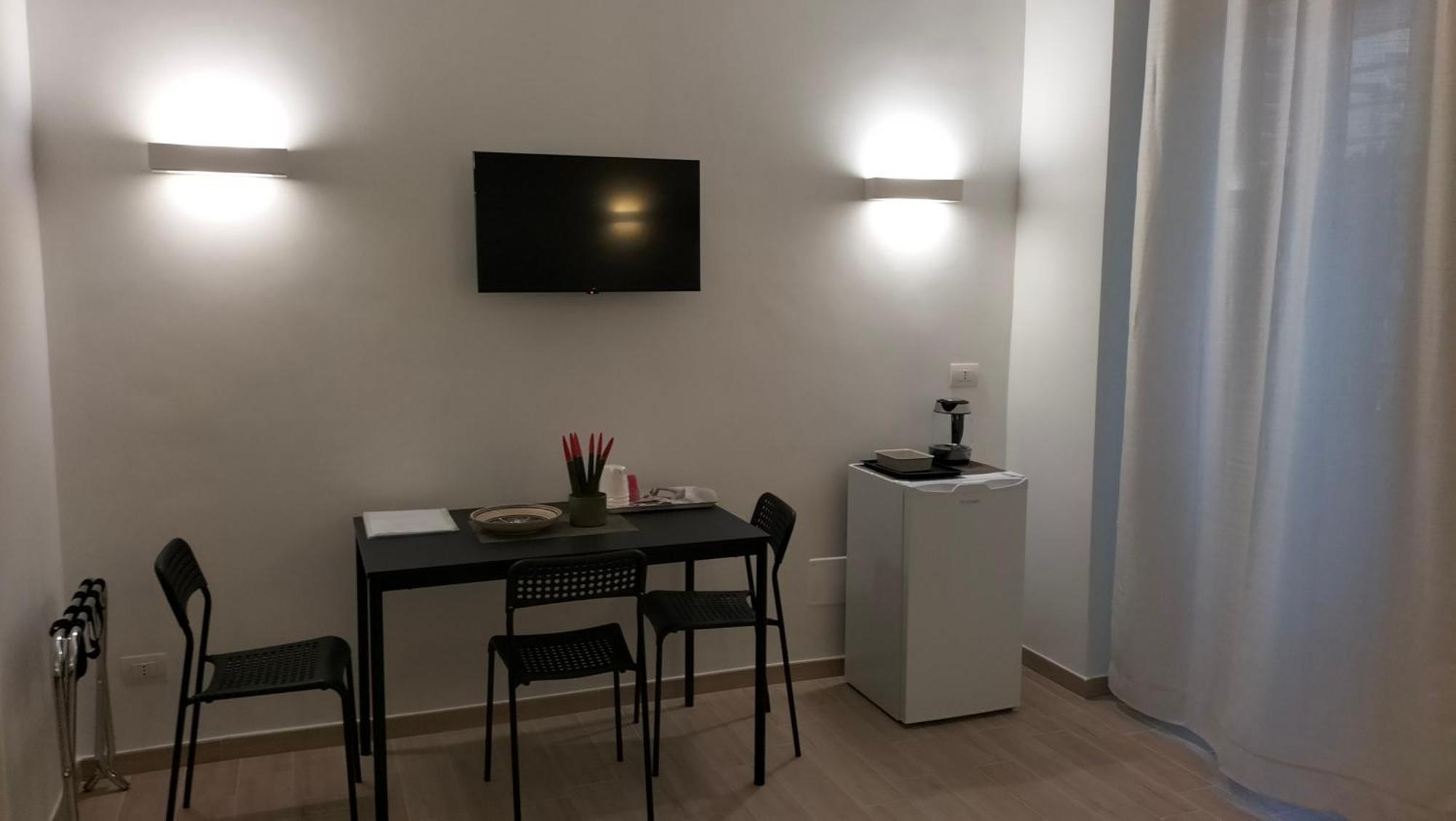 Al Teatro Rooms Бари Экстерьер фото